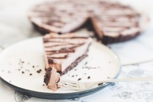Хапка сурова здравословна шоколадова торта