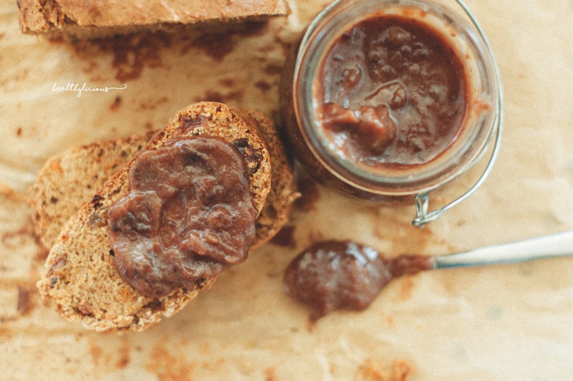 Тиквен хляб със сос от фурми